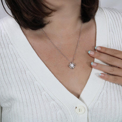 To My Mom Love Knot Necklace (Yellow & White Gold Variants)